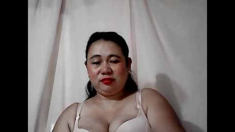 pinaymama12345 online show from April 13, 2026, 11:21 pm