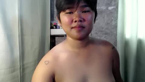 Lyn the Lesbian online show from May 29, 2026, 4:32 am