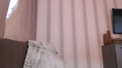       online show from November 7, 2025, 6:35 am