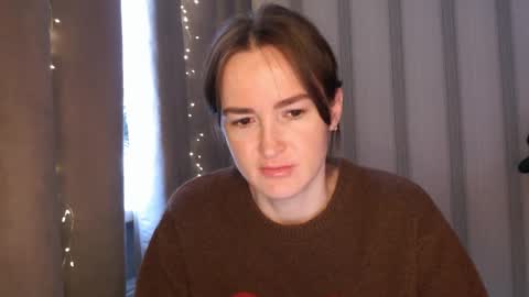 Snapshot of pineapple__mood chatting on January 17, 2026, 8:08 am online show from January 17, 2026, 8:08 am