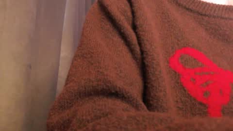 Snapshot of pineapple__mood chatting on February 3, 2026, 6:22 am online show from February 3, 2026, 6:22 am