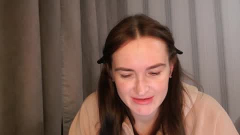 Snapshot of pineapple__mood chatting on February 3, 2026, 6:46 pm online show from February 3, 2026, 6:46 pm