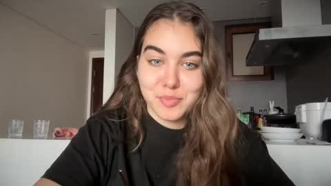 Susie online show from December 19, 2025, 2:18 am