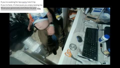 Snapshot of pini_z chatting on January 4, 2025, 7:13 pm pini_z online show from January 4, 2025, 7:13 pm