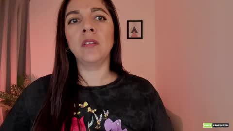 Snapshot of pink_kitten_ chatting on November 7, 2025, 10:15 am Eli online show from November 7, 2025, 10:15 am