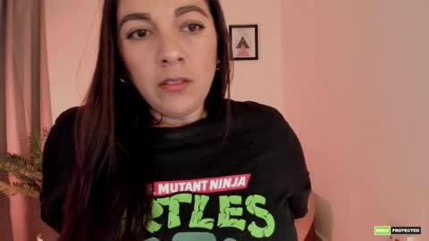 Snapshot of pink_kitten_ chatting on November 9, 2025, 10:13 am Eli online show from November 9, 2025, 10:13 am