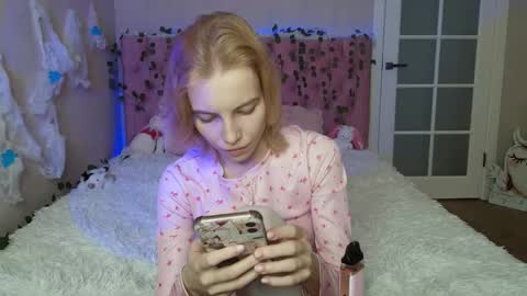 pink_lila18 online show from February 9, 2026, 2:04 am
