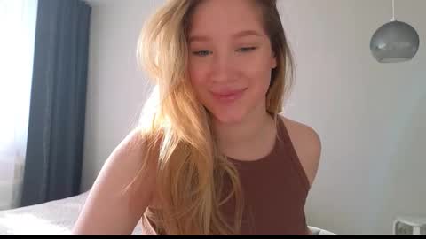 Snapshot of pink_rosee_ chatting on October 12, 2025, 3:05 am online show from October 12, 2025, 3:05 am