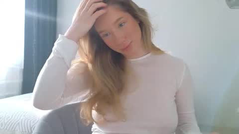 Snapshot of pink_rosee_ chatting on October 13, 2025, 2:55 am online show from October 13, 2025, 2:55 am