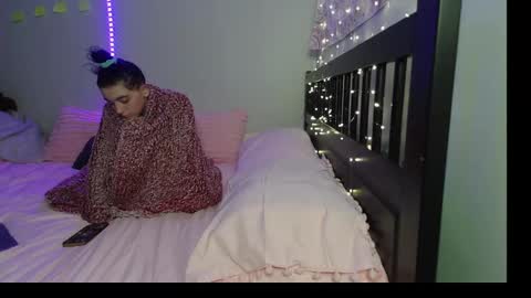 pink_tv online show from October 2, 2025, 1:01 am