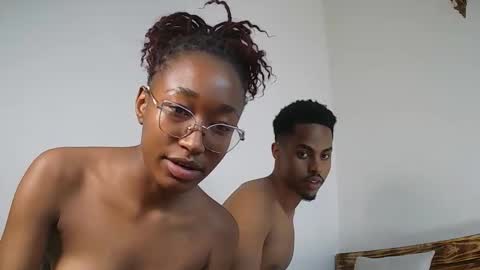 PinkyAura online show from April 4, 2026, 8:01 am