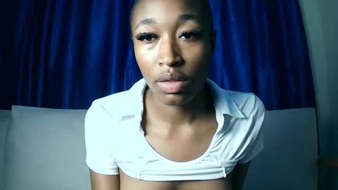 Snapshot of pinkaura_ chatting on June 10, 2026, 7:57 pm PinkyAura online show from June 10, 2026, 7:57 pm