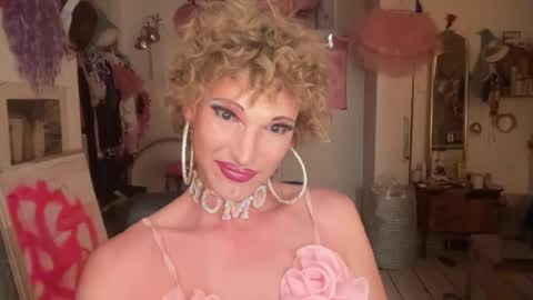 Snapshot of pinkfag chatting on July 30, 2026, 2:38 pm pinkfag online show from July 30, 2026, 2:38 pm