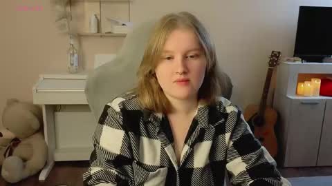pinkiep1e online show from May 4, 2026, 3:57 am