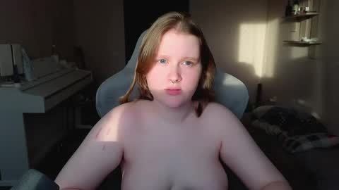 pinkiep1e online show from May 22, 2026, 3:06 pm