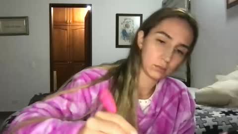Pinkilola online show from March 31, 2026, 4:02 am