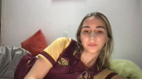 Pinkilola online show from April 13, 2026, 3:01 am