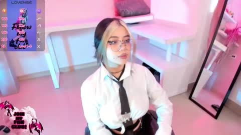 PINKK online show from October 26, 2025, 2:12 pm