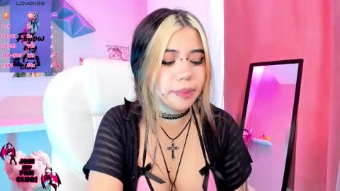 PINKK online show from November 10, 2025, 2:16 pm