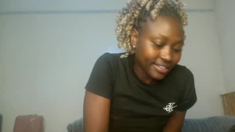 Snapshot of pinklover2003 chatting on June 11, 2026, 8:51 pm Serena online show from June 11, 2026, 8:51 pm