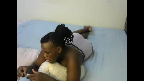 pinky online show from October 22, 2025, 8:52 pm