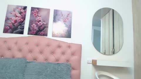 Snapshot of pinky_f00x chatting on December 22, 2025, 7:22 pm pinky_f00x online show from December 22, 2025, 7:22 pm