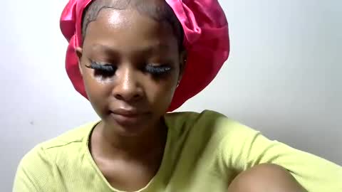 pinky_lov online show from February 17, 2025, 12:05 pm