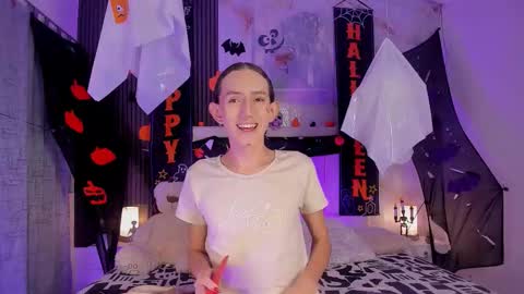 Peachy online show from November 3, 2025, 3:30 am