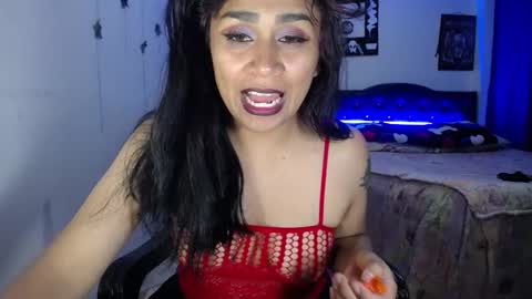 Snapshot of pinky_pinky_ chatting on December 22, 2024, 5:21 pm VIOLETA LOPEZ online show from December 22, 2024, 5:21 pm