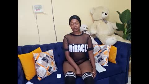 Pinky online show from December 12, 2024, 1:06 pm