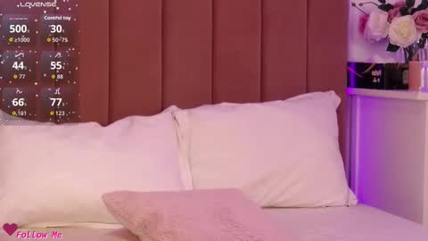 Pinky online show from November 6, 2025, 7:48 pm