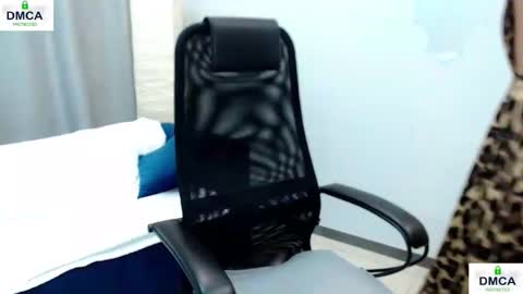 Snapshot of pion_s chatting on October 30, 2025, 9:55 am Bella online show from October 30, 2025, 9:55 am