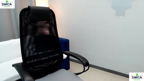 Snapshot of pion_s chatting on November 17, 2025, 7:36 am Bella online show from November 17, 2025, 7:36 am