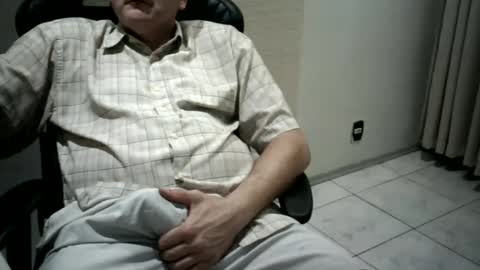 Snapshot of piovesanes chatting on February 13, 2025, 2:45 am piovesanes online show from February 13, 2025, 2:45 am