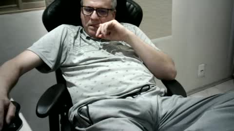 piovesanes online show from October 10, 2025, 2:38 pm