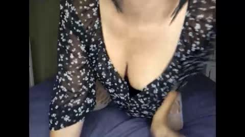 Snapshot of pippa33109 chatting on January 6, 2025, 3:20 am MILF Pippa online show from January 6, 2025, 3:20 am