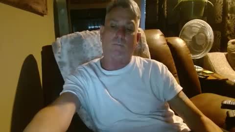 Snapshot of pirate334 chatting on December 10, 2024, 10:37 pm pirate334 online show from December 10, 2024, 10:37 pm