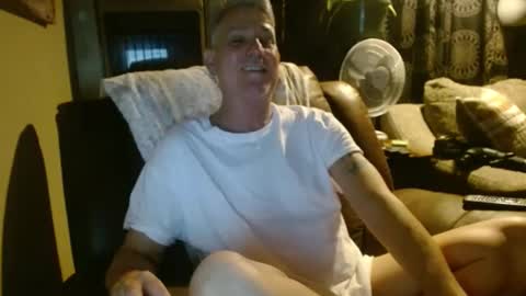 Snapshot of pirate334 chatting on December 17, 2024, 2:23 am pirate334 online show from December 17, 2024, 2:23 am