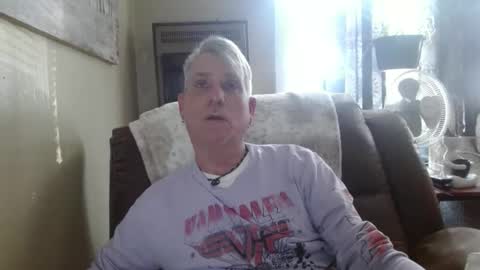 Snapshot of pirate334 chatting on January 25, 2025, 8:42 pm pirate334 online show from January 25, 2025, 8:42 pm