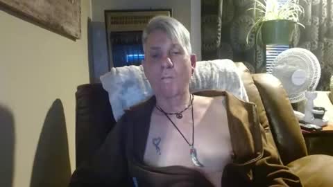 Snapshot of pirate334 chatting on February 9, 2025, 11:46 pm pirate334 online show from February 9, 2025, 11:46 pm