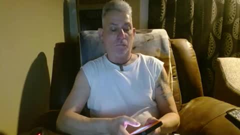 Snapshot of pirate334 chatting on December 22, 2025, 12:18 am pirate334 online show from December 22, 2025, 12:18 am