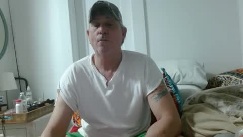 Snapshot of pirate334 chatting on April 19, 2026, 1:05 am pirate334 online show from April 19, 2026, 1:05 am