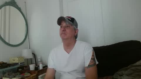 Snapshot of pirate334 chatting on April 25, 2026, 6:38 pm pirate334 online show from April 25, 2026, 6:38 pm