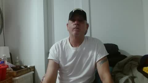 Snapshot of pirate334 chatting on May 11, 2026, 8:17 pm pirate334 online show from May 11, 2026, 8:17 pm