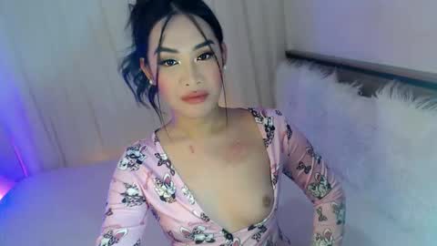 Ari online show from September 12, 2025, 3:28 am