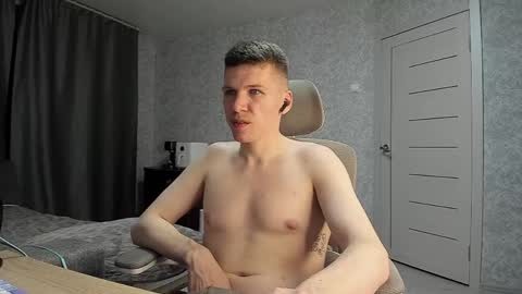Snapshot of pirremeow chatting on April 20, 2026, 7:37 pm Pierre online show from April 20, 2026, 7:37 pm
