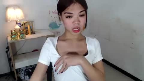 Snapshot of pitchy_pitch chatting on November 16, 2025, 3:12 am The Girl Named Eyve online show from November 16, 2025, 3:12 am