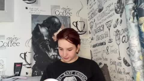 Caroline online show from May 7, 2026, 2:33 pm