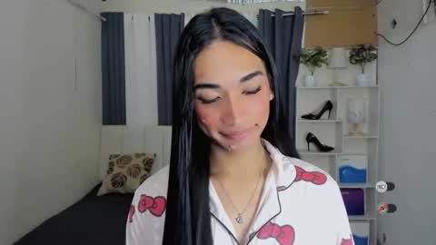 pixiedoll_ online show from February 10, 2026, 5:28 pm