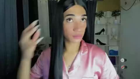 pixiedoll_ online show from February 22, 2026, 9:19 am